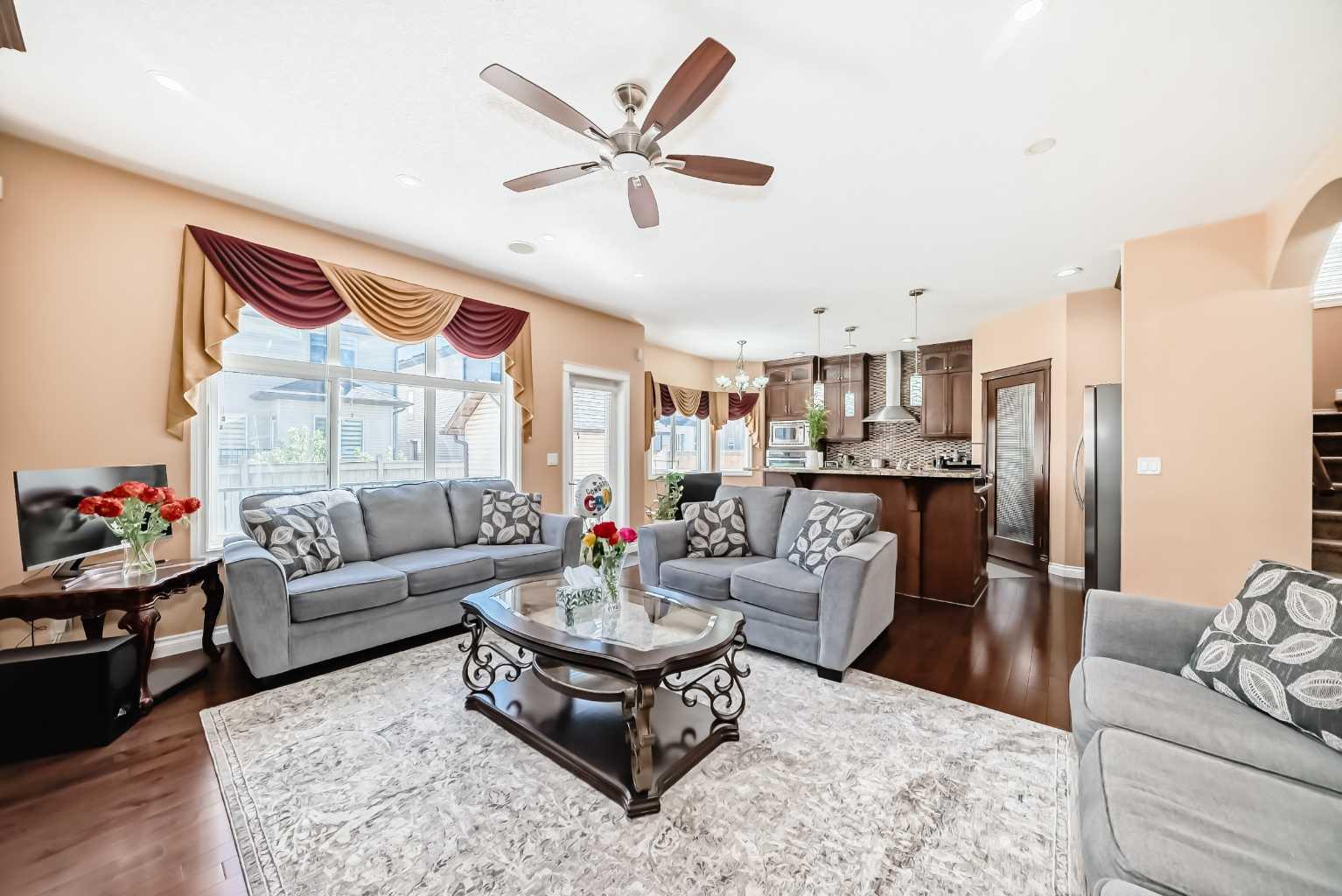 117 Saddlelake Grove NE