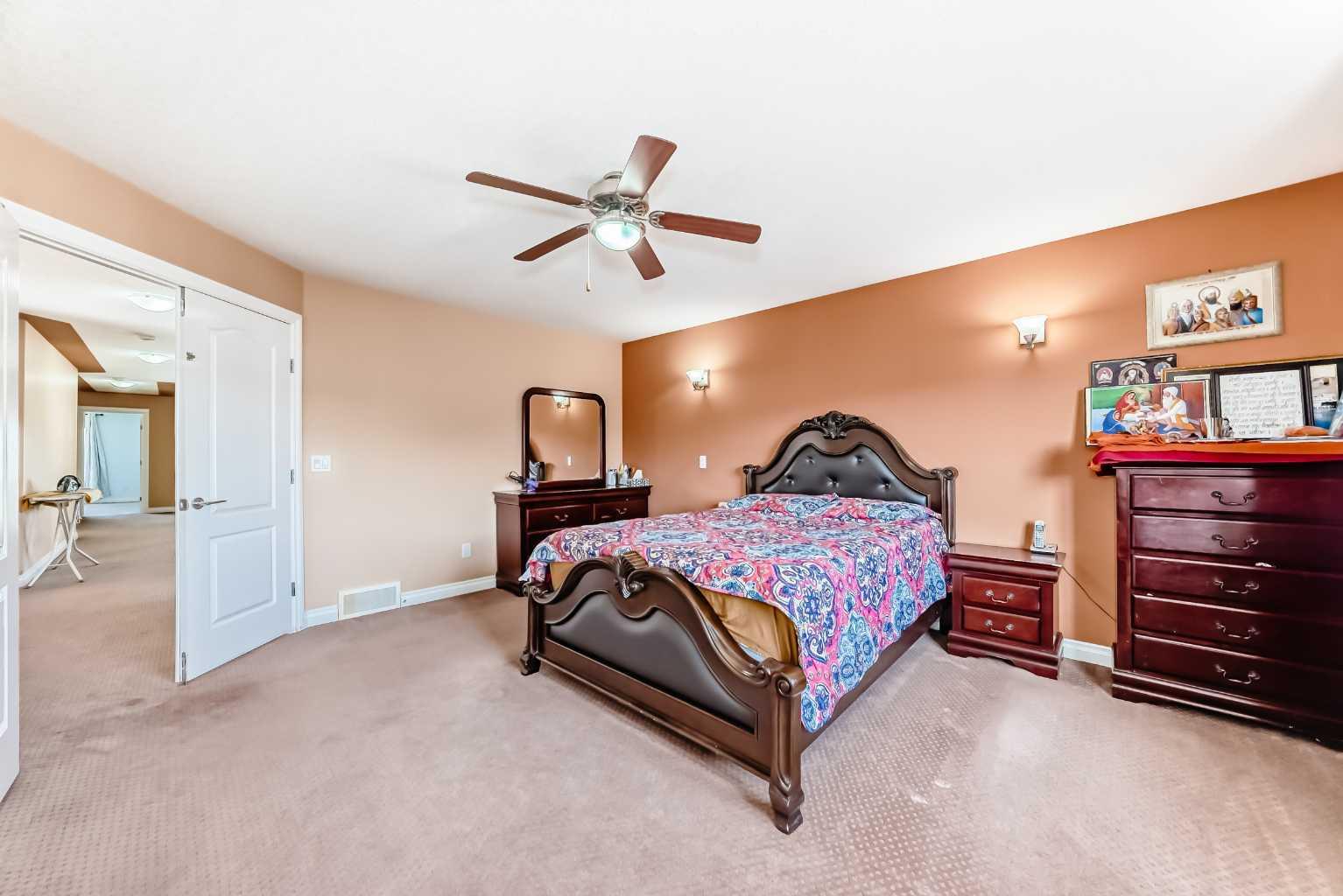 117 Saddlelake Grove NE