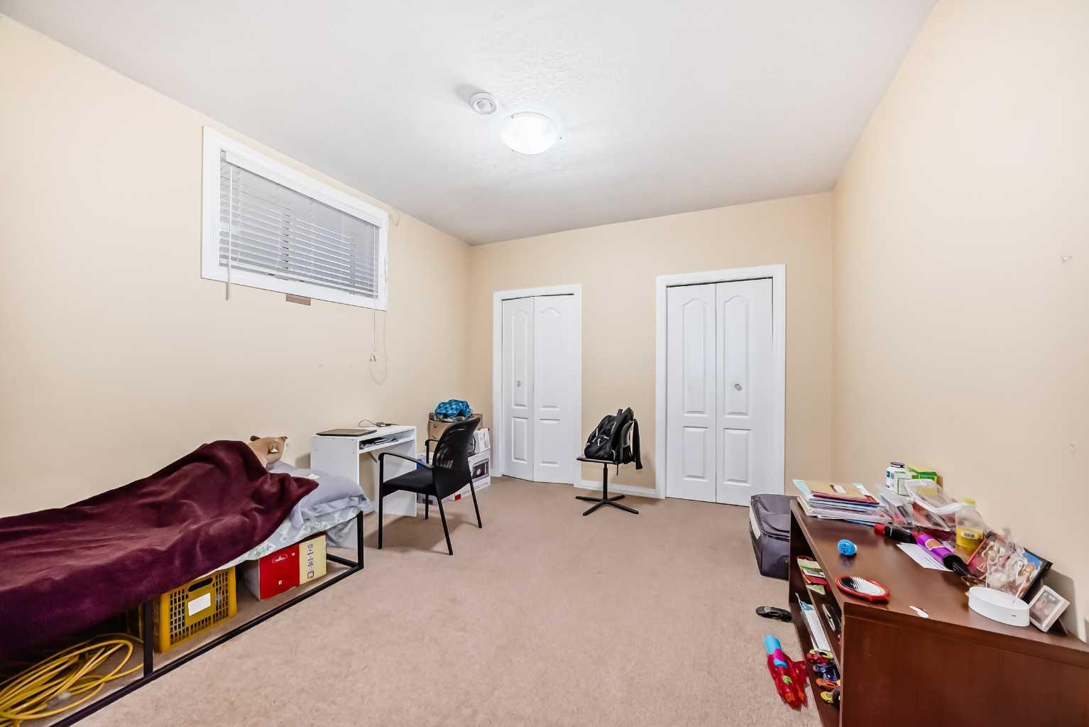 117 Saddlelake Grove NE