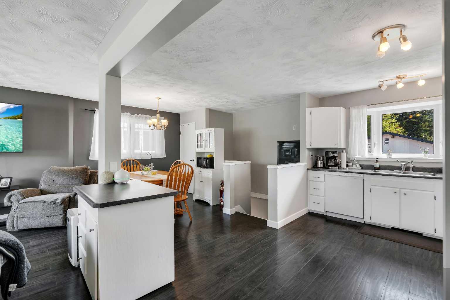 249 Acadia Drive SE