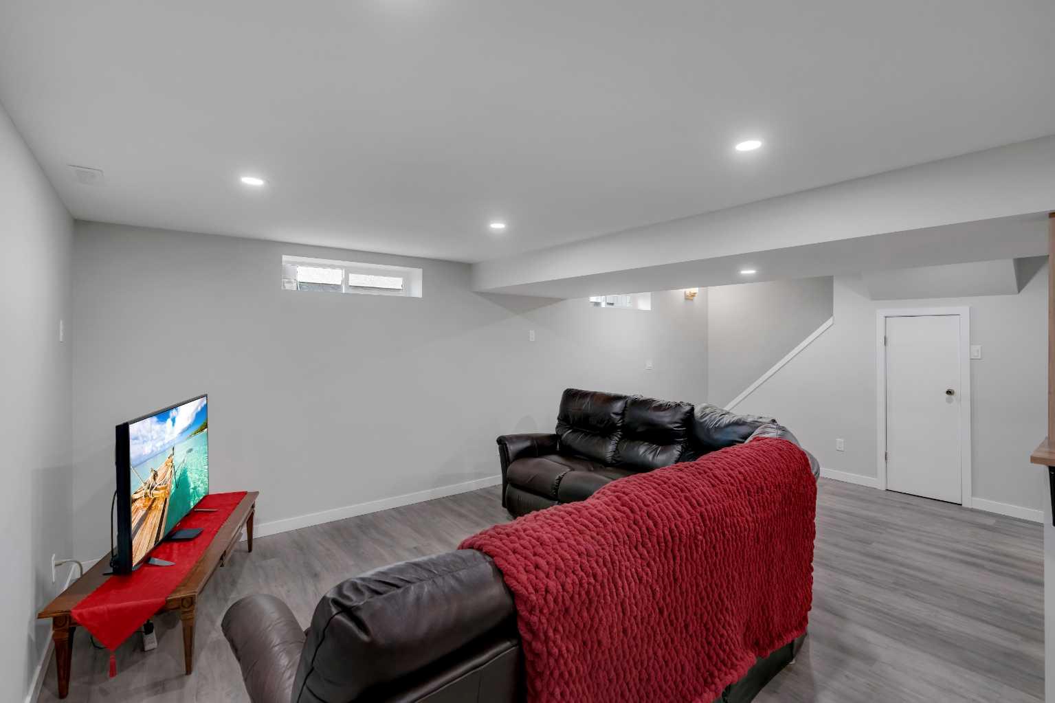 249 Acadia Drive SE