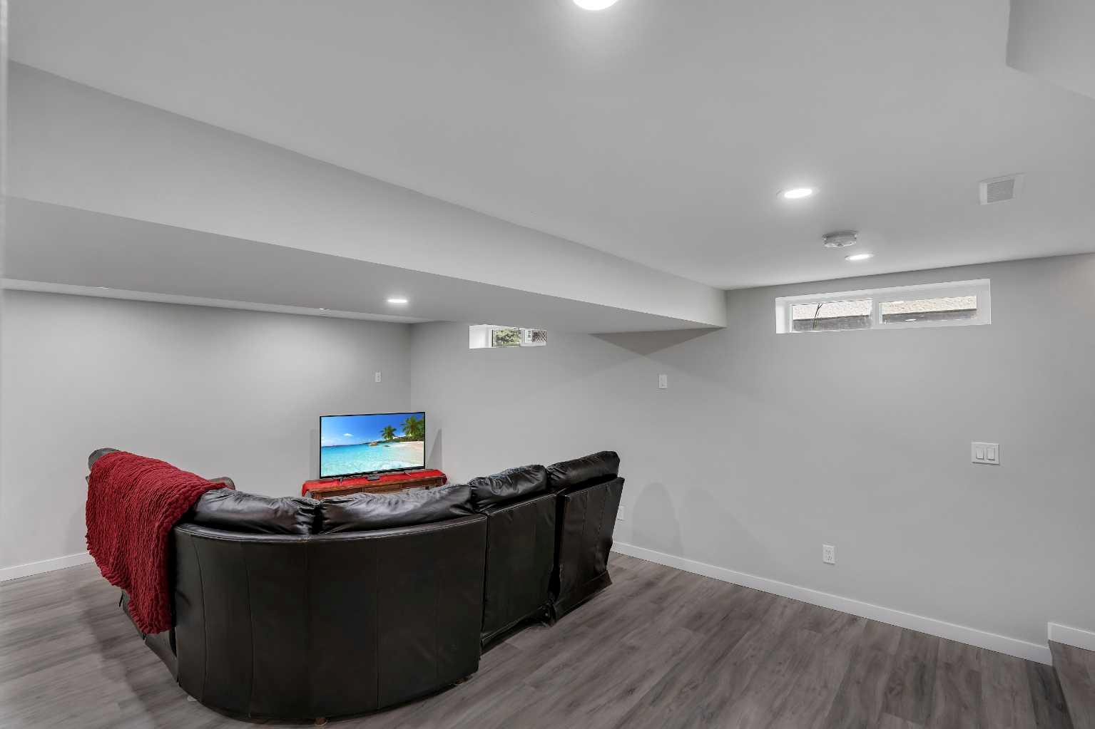249 Acadia Drive SE