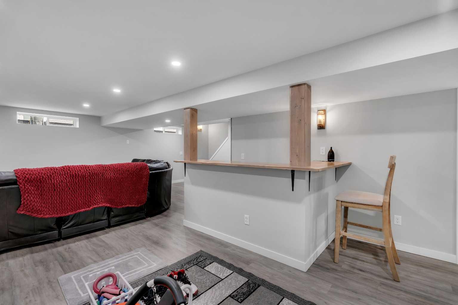 249 Acadia Drive SE