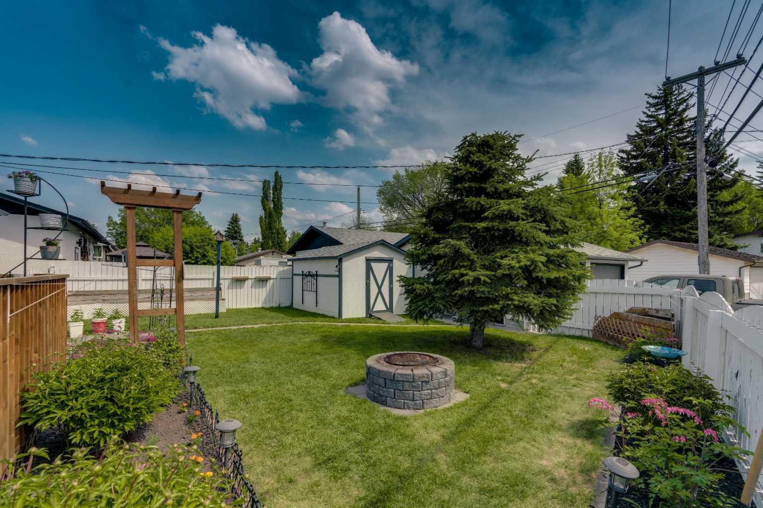 249 Acadia Drive SE