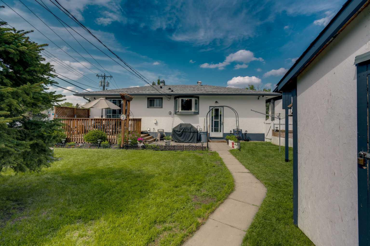 249 Acadia Drive SE