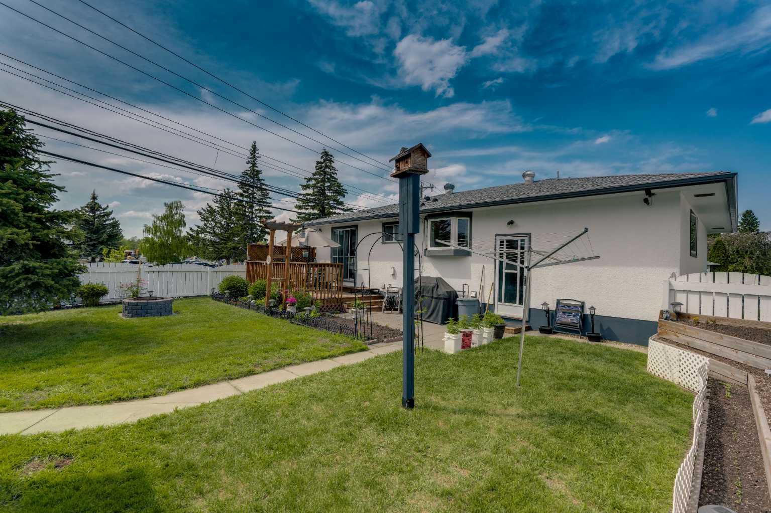 249 Acadia Drive SE