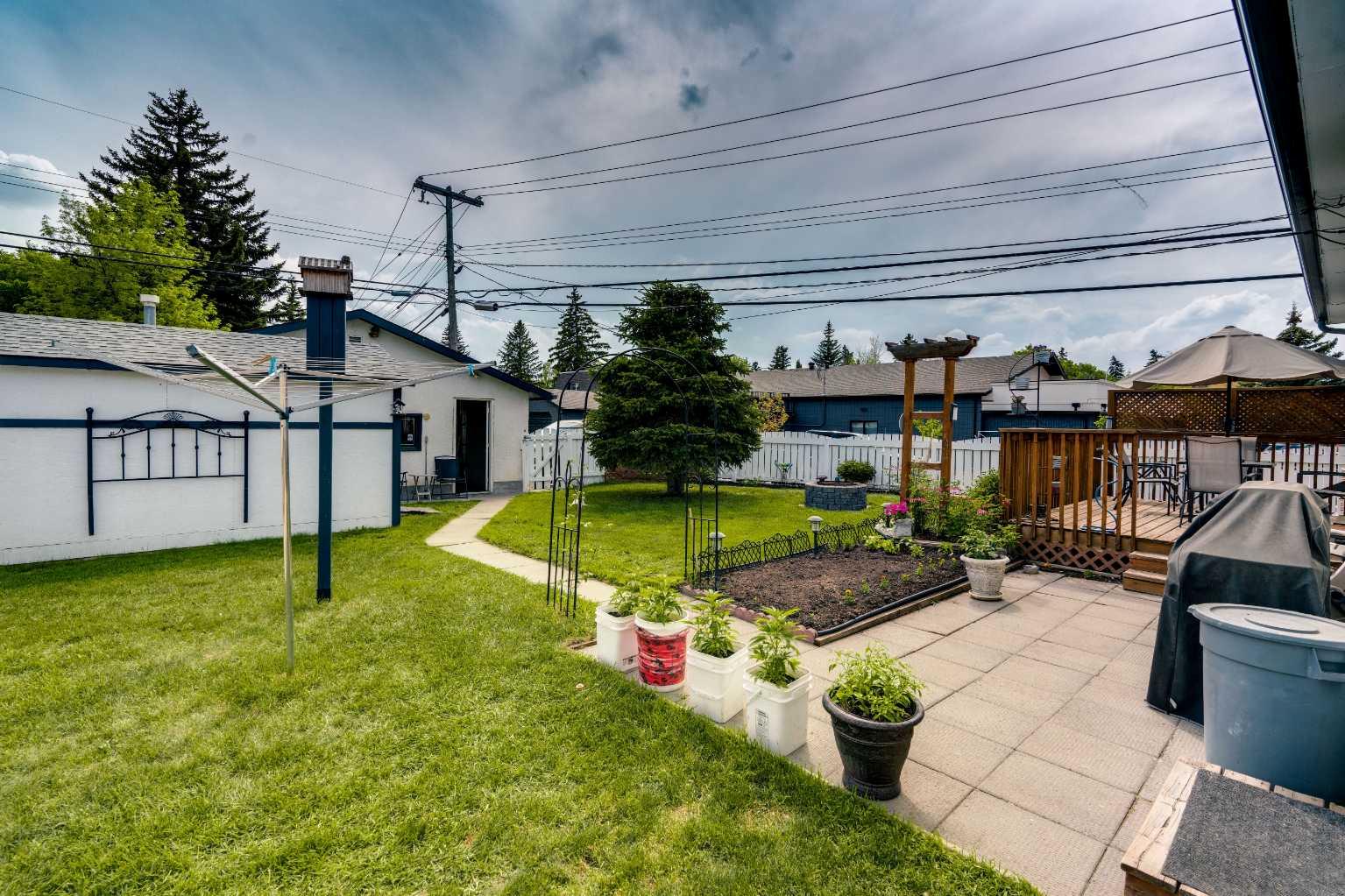 249 Acadia Drive SE