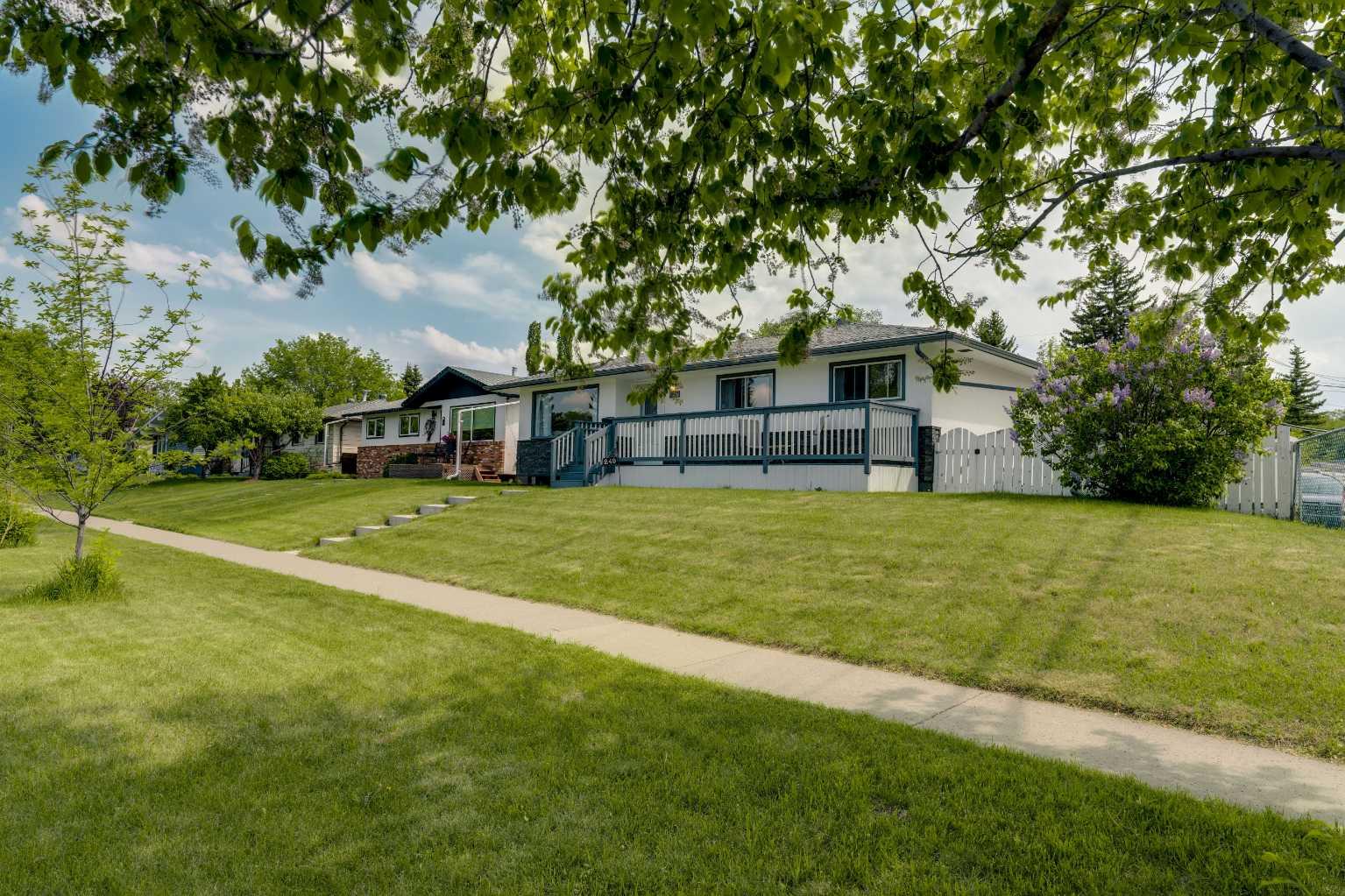 249 Acadia Drive SE