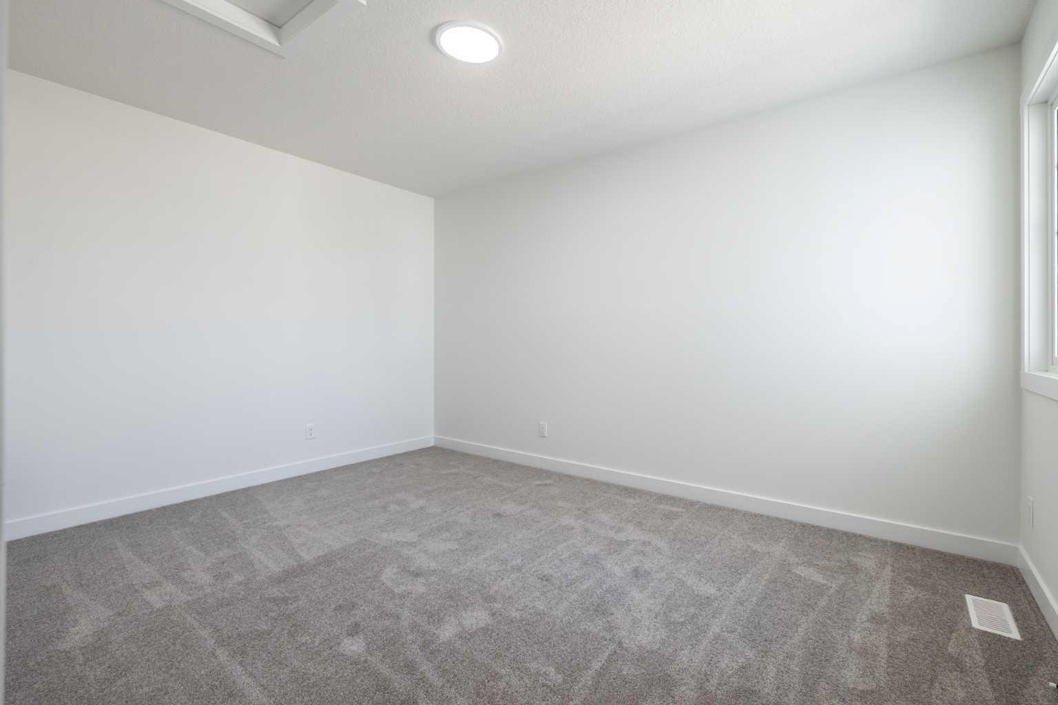 145 Sora Gardens SE
