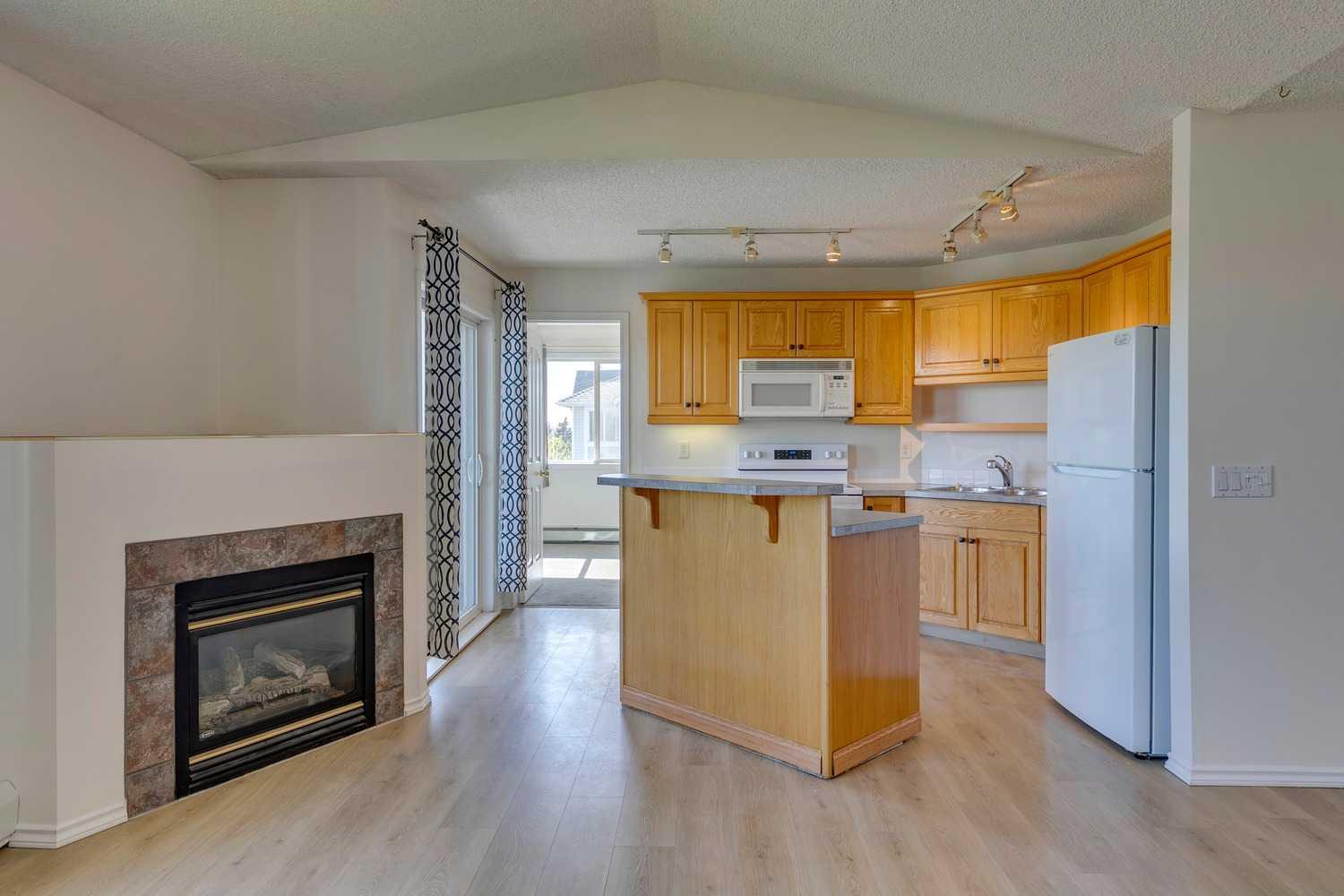 301, 7301 Valleyview Park SE