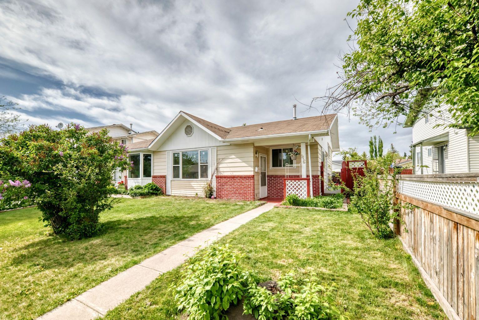 116 Pineson Place NE