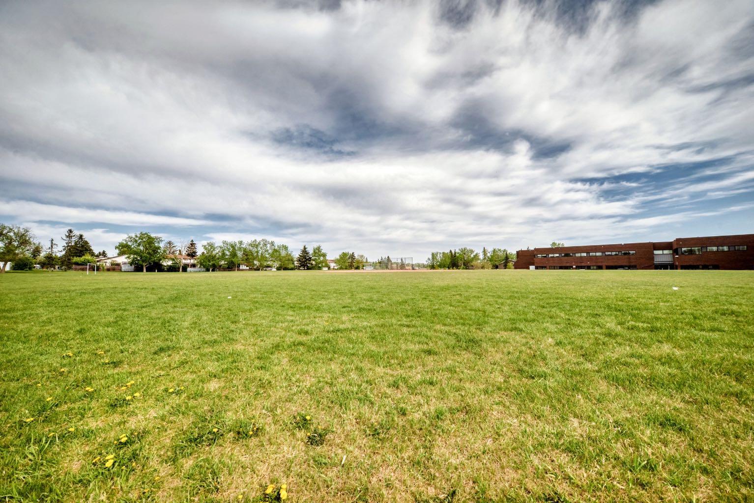116 Pineson Place NE