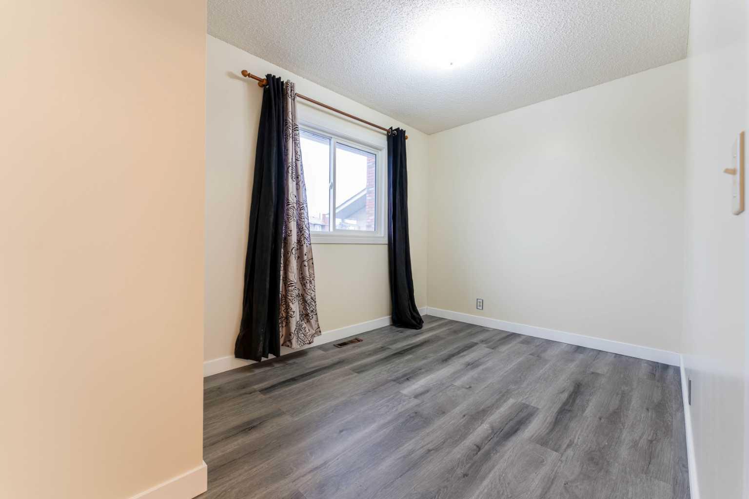 44 Whiteridge Place NE