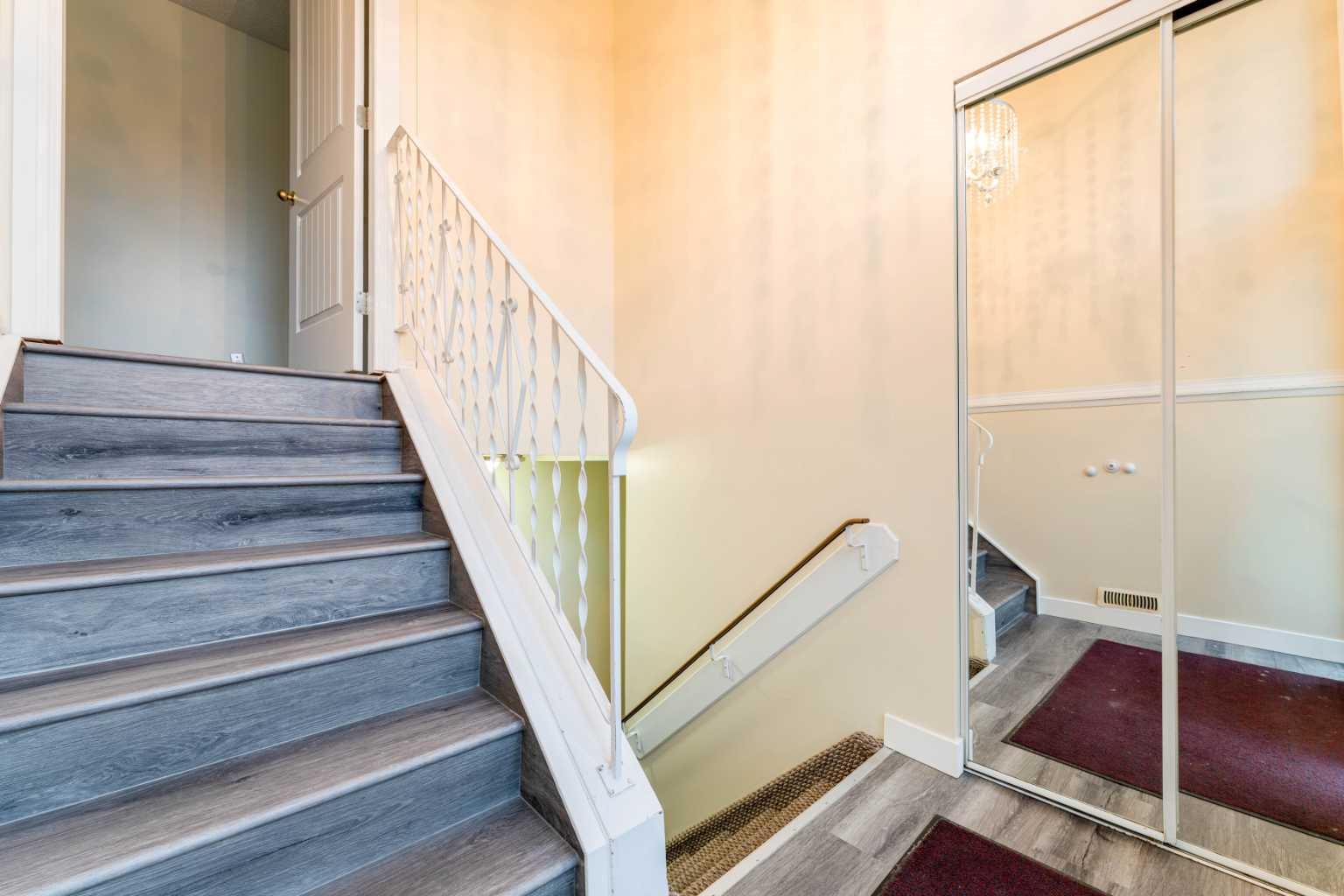 44 Whiteridge Place NE