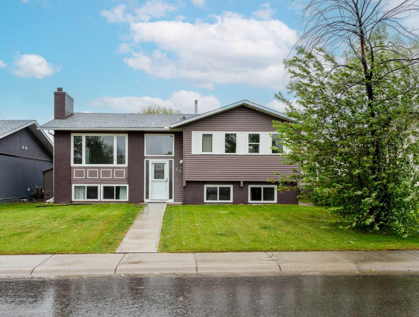 44 Whiteridge Place NE