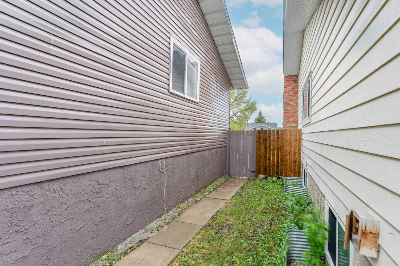 44 Whiteridge Place NE