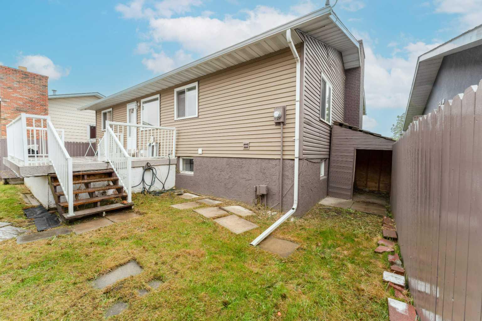 44 Whiteridge Place NE