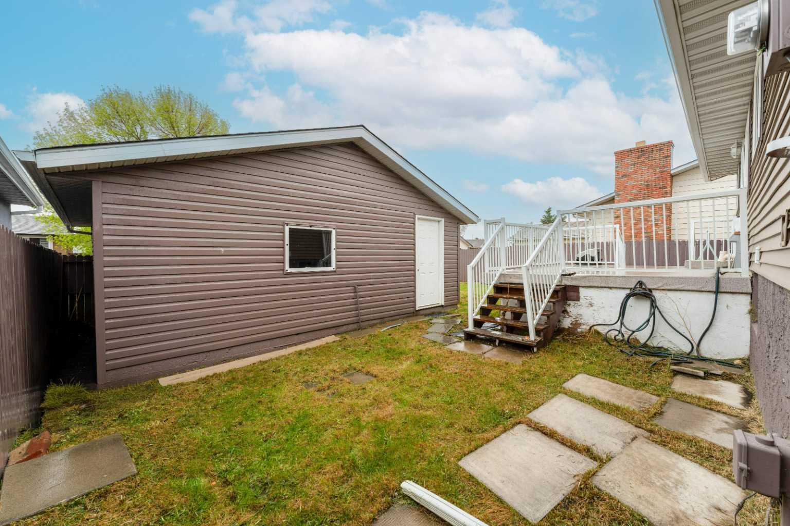 44 Whiteridge Place NE