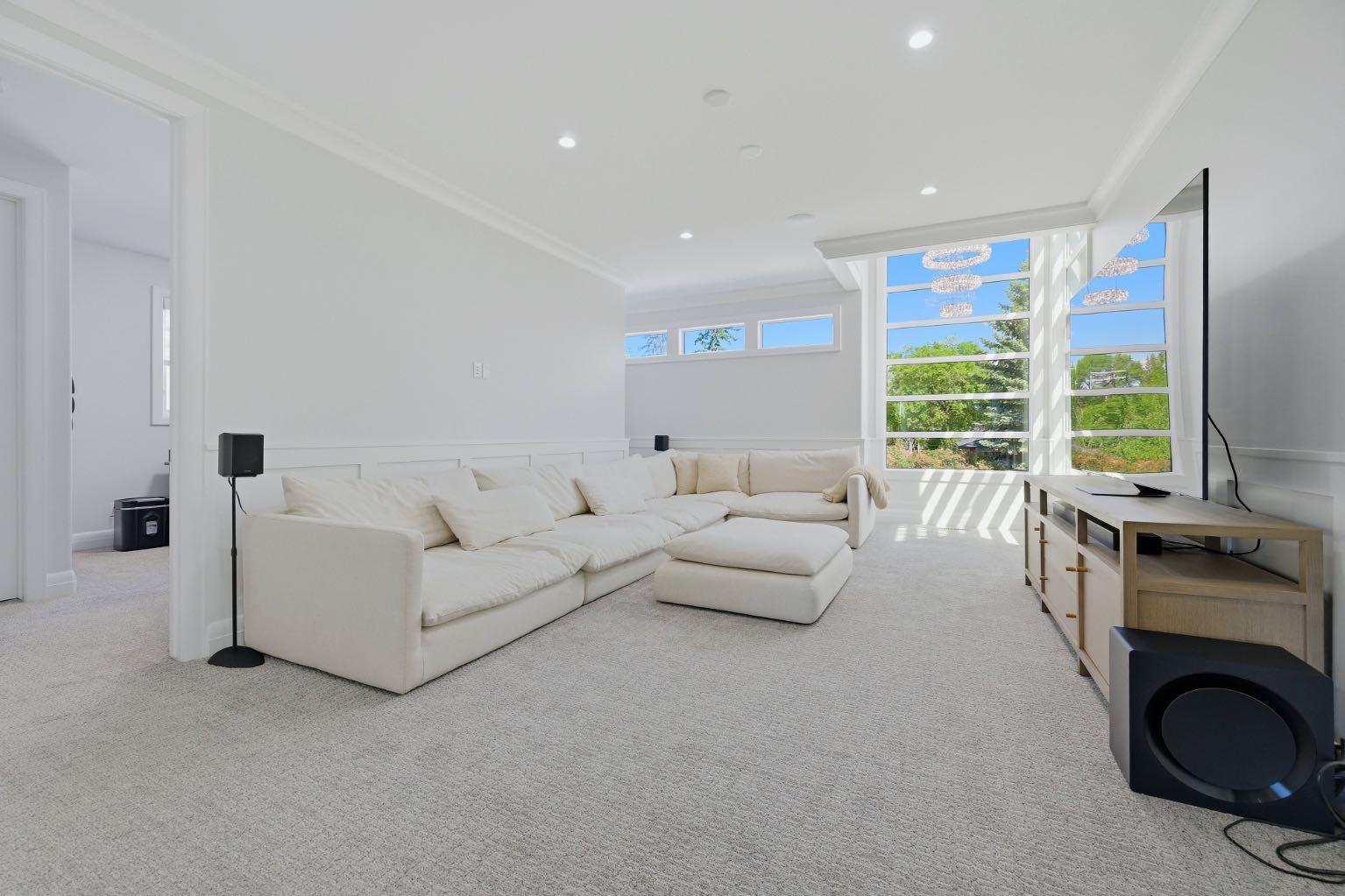 102 Malibou Road 