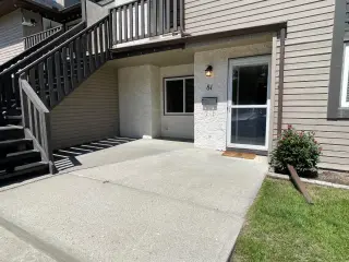 81 Cedar Springs Gardens SW
