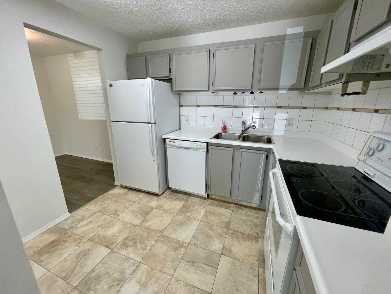 81 Cedar Springs Gardens SW