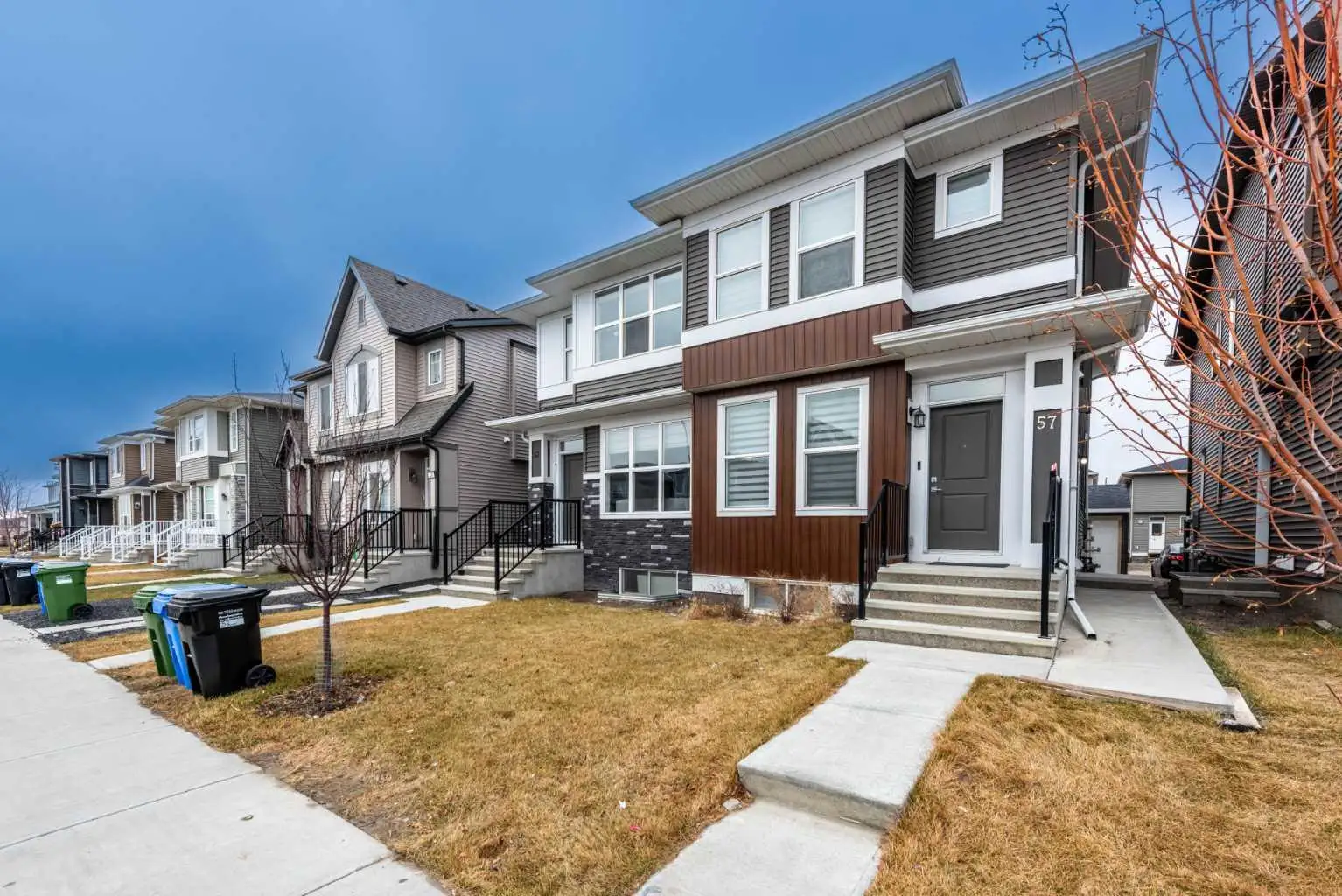 57 Corner Glen Row NE