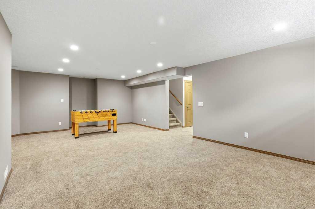 23 Aspen Stone Crescent SW
