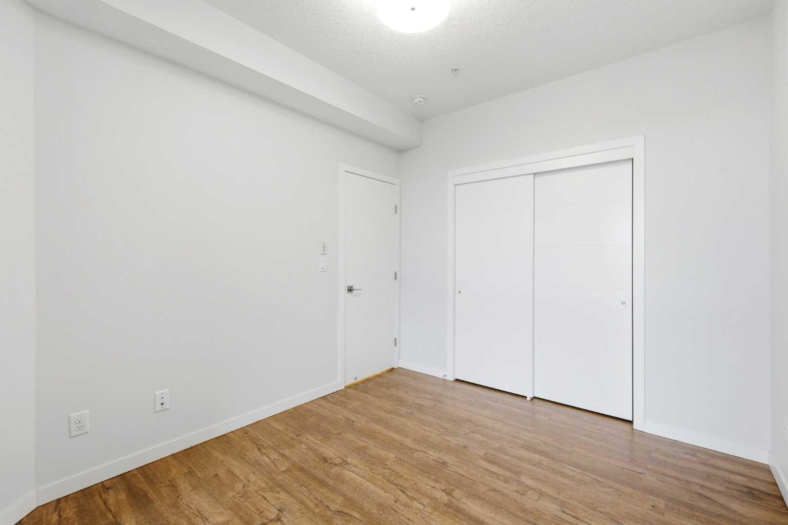 212, 122 Mahogany Centre SE