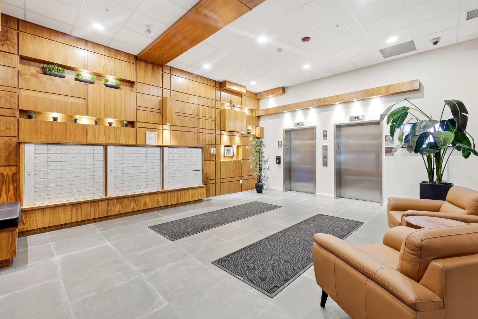 212, 122 Mahogany Centre SE