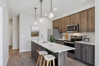 412, 700 Shawnee Square SW