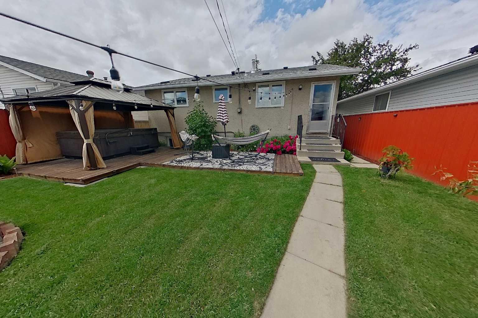 3232 Doverville Crescent SE