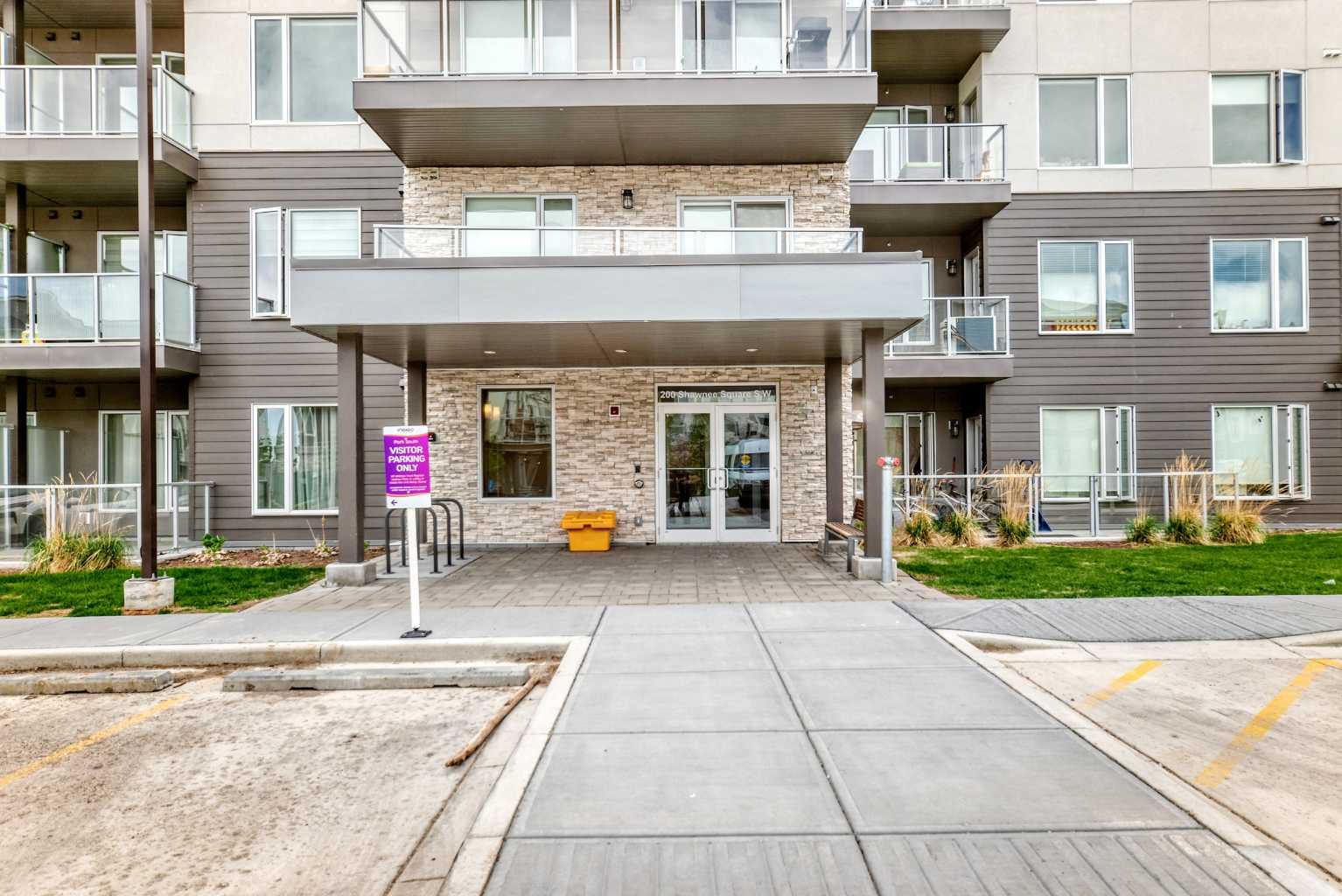 403, 200 Shawnee Square SW