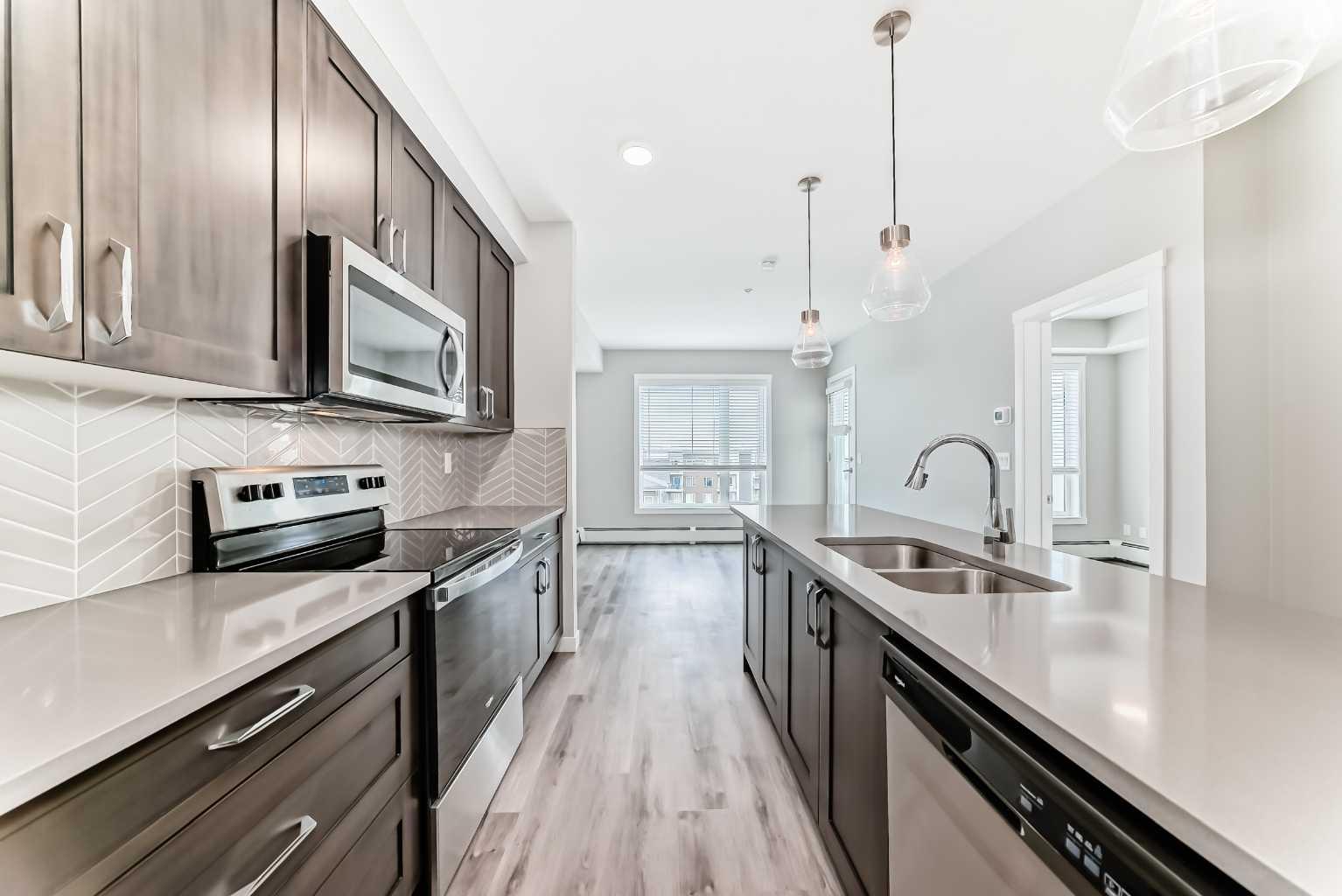 403, 200 Shawnee Square SW
