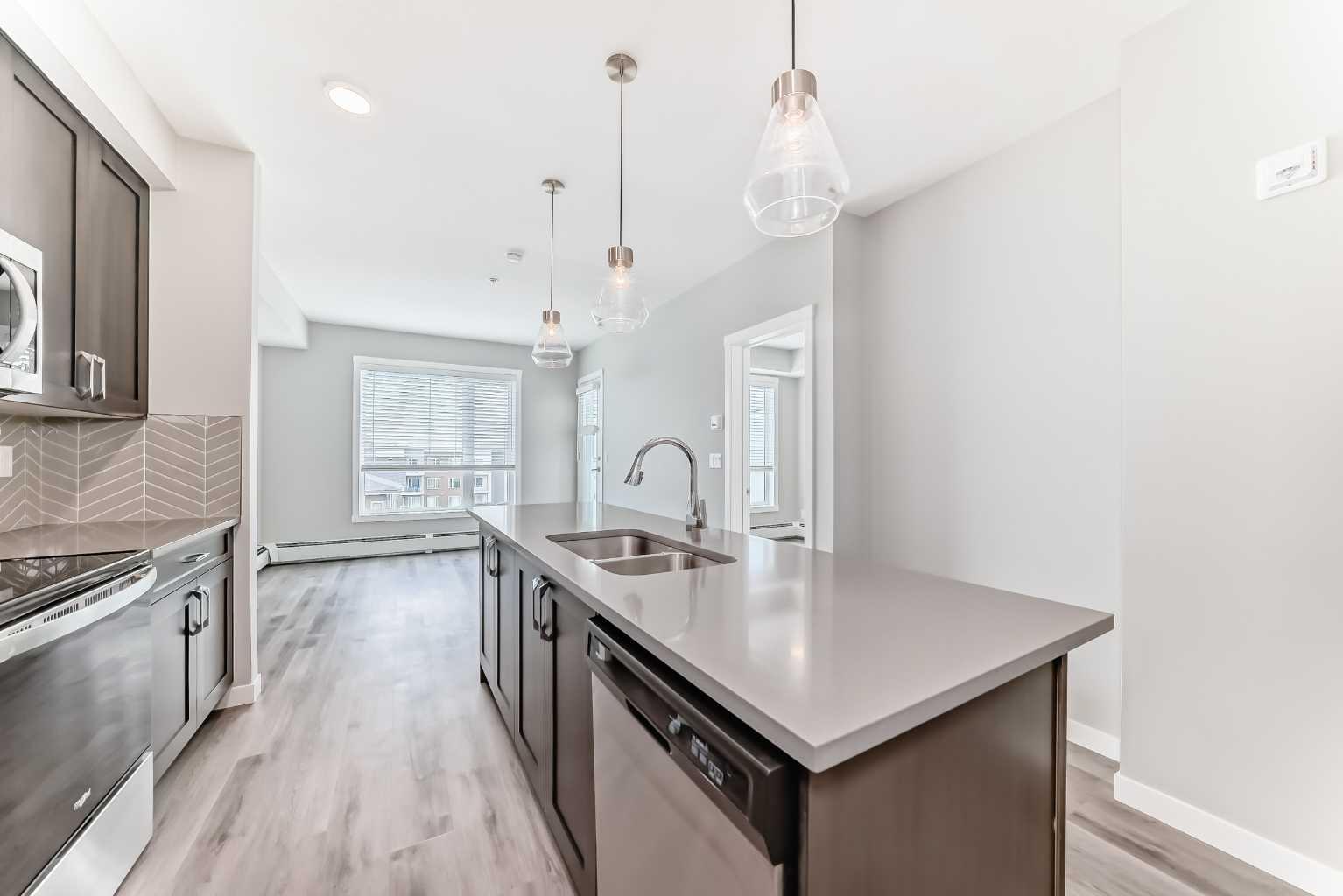 403, 200 Shawnee Square SW