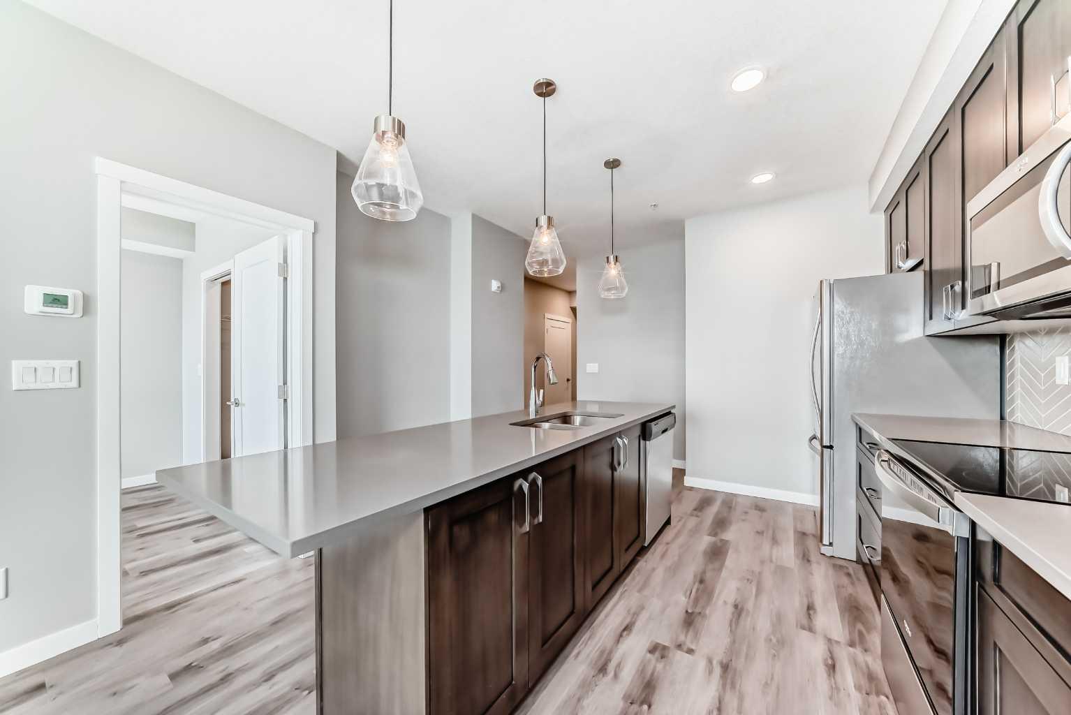 403, 200 Shawnee Square SW