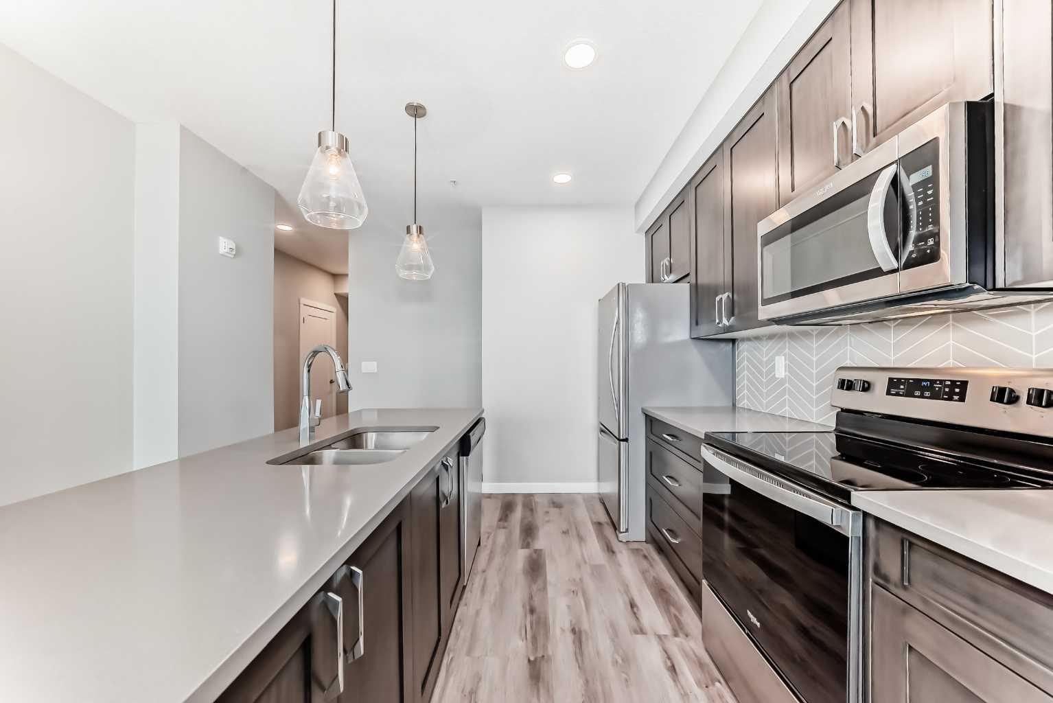 403, 200 Shawnee Square SW