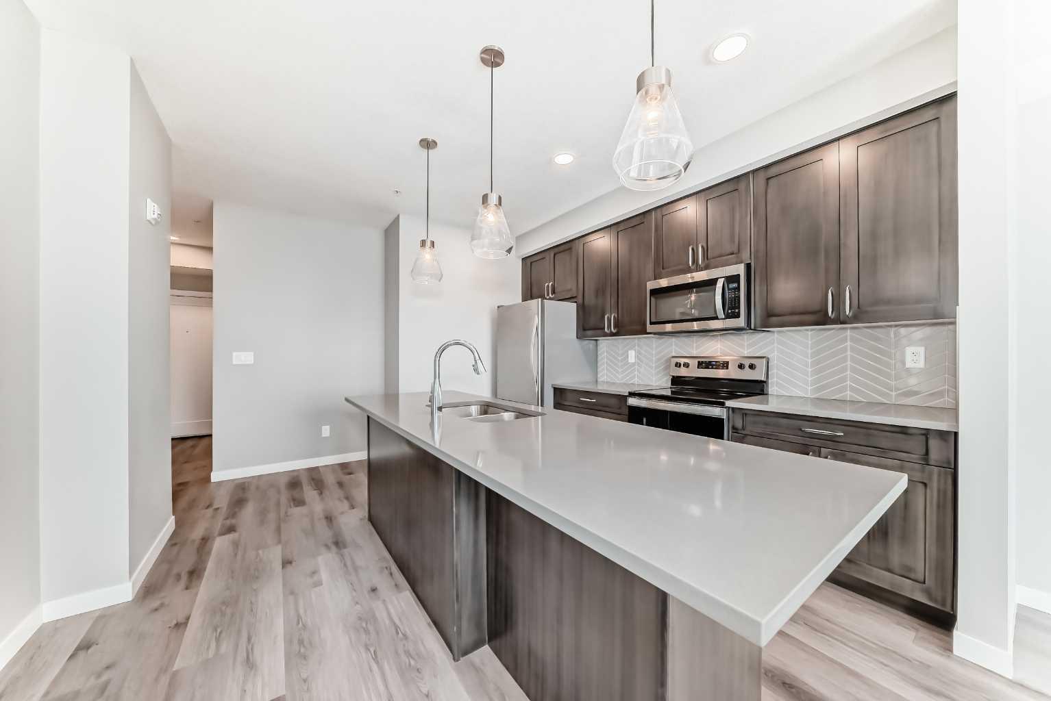 403, 200 Shawnee Square SW