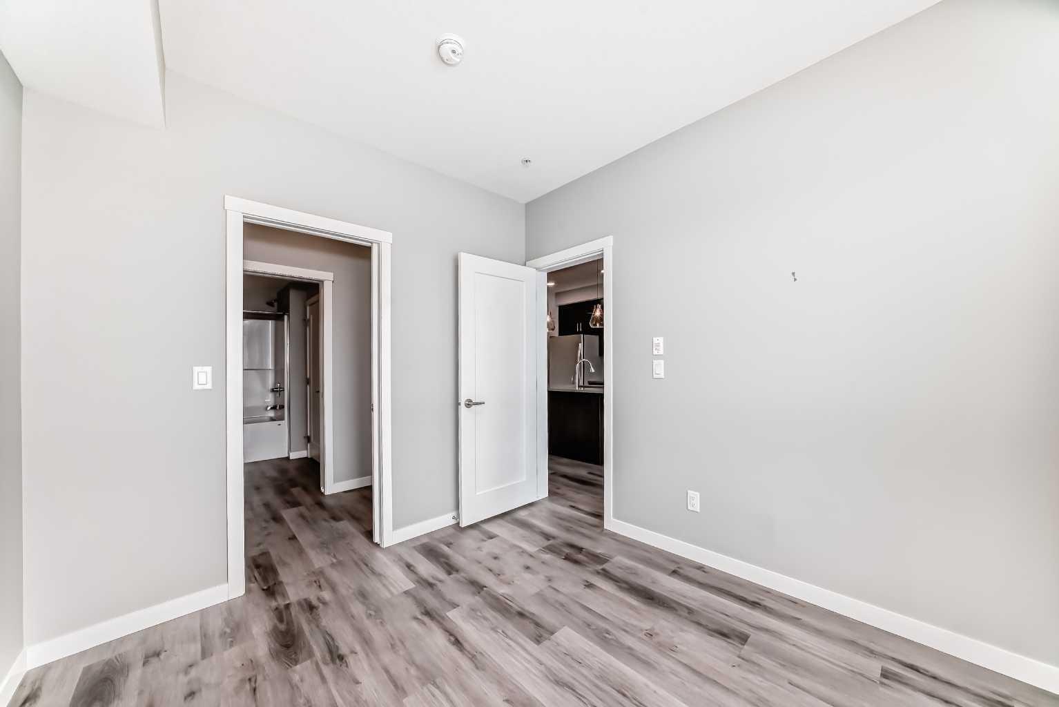 403, 200 Shawnee Square SW