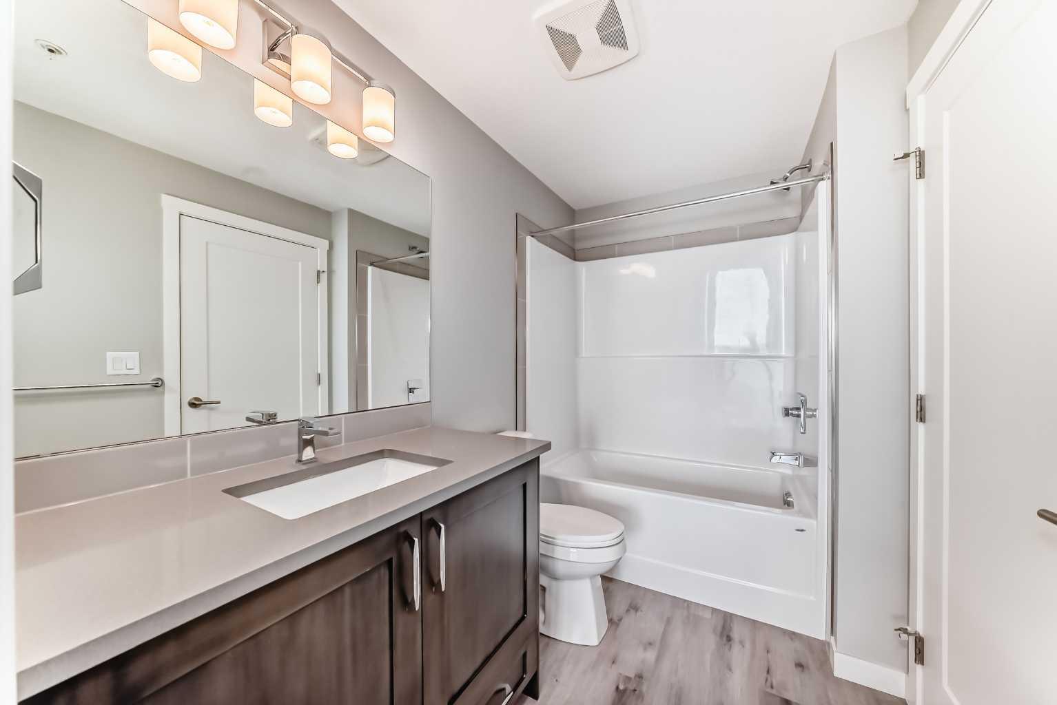 403, 200 Shawnee Square SW