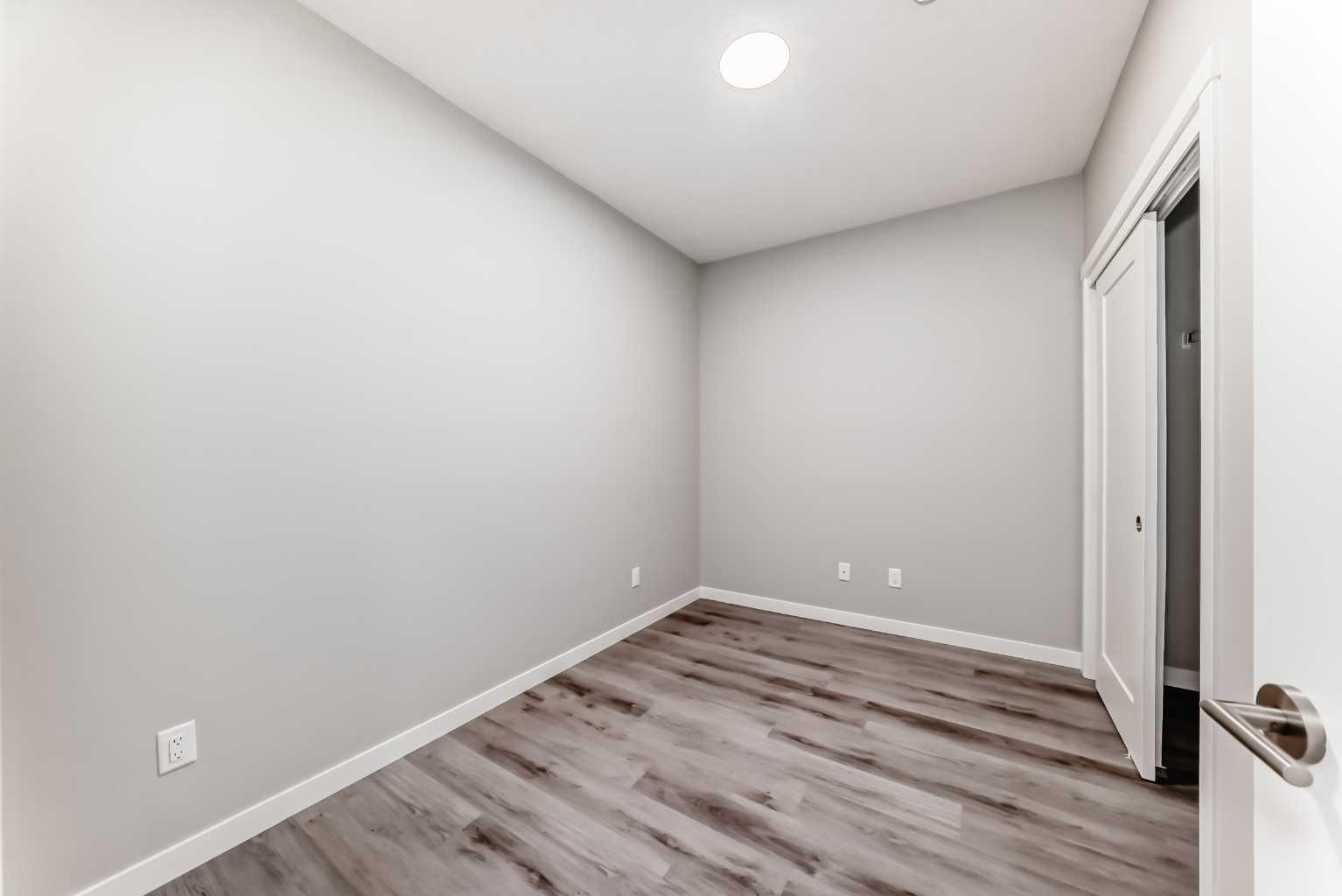 403, 200 Shawnee Square SW