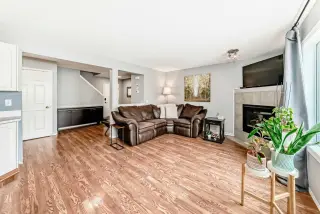 15 Citadel Meadow Crescent NW