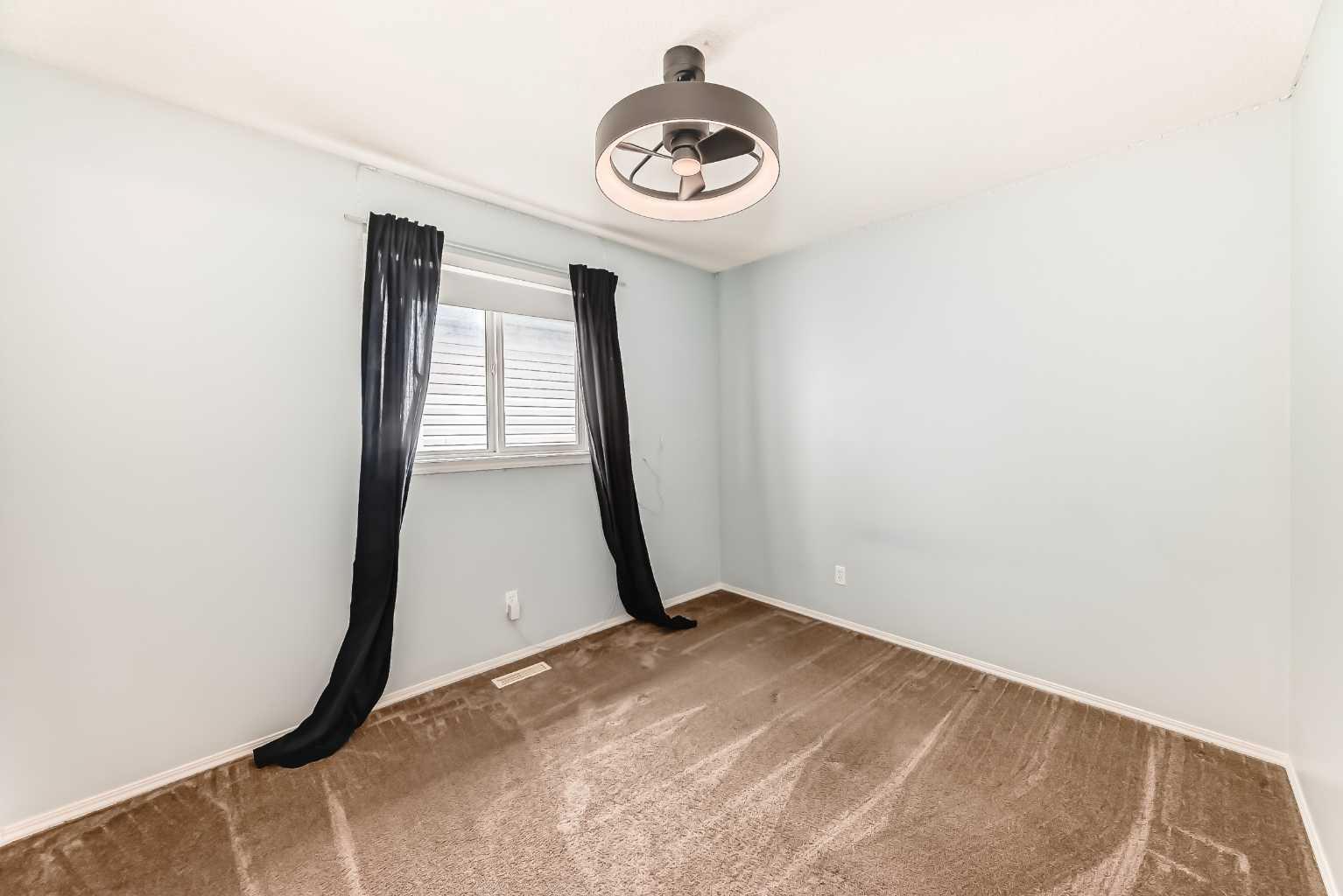 15 Citadel Meadow Crescent NW