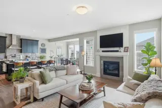 186 Howse Rise NE