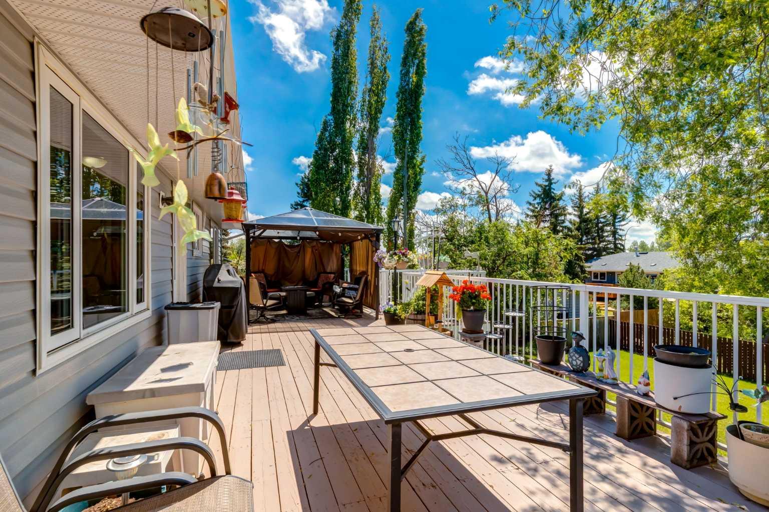 216 Cannington Place SW
