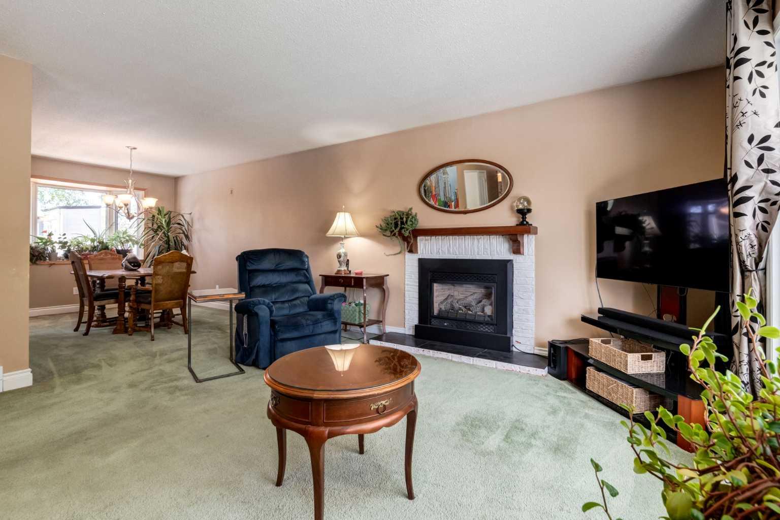 216 Cannington Place SW