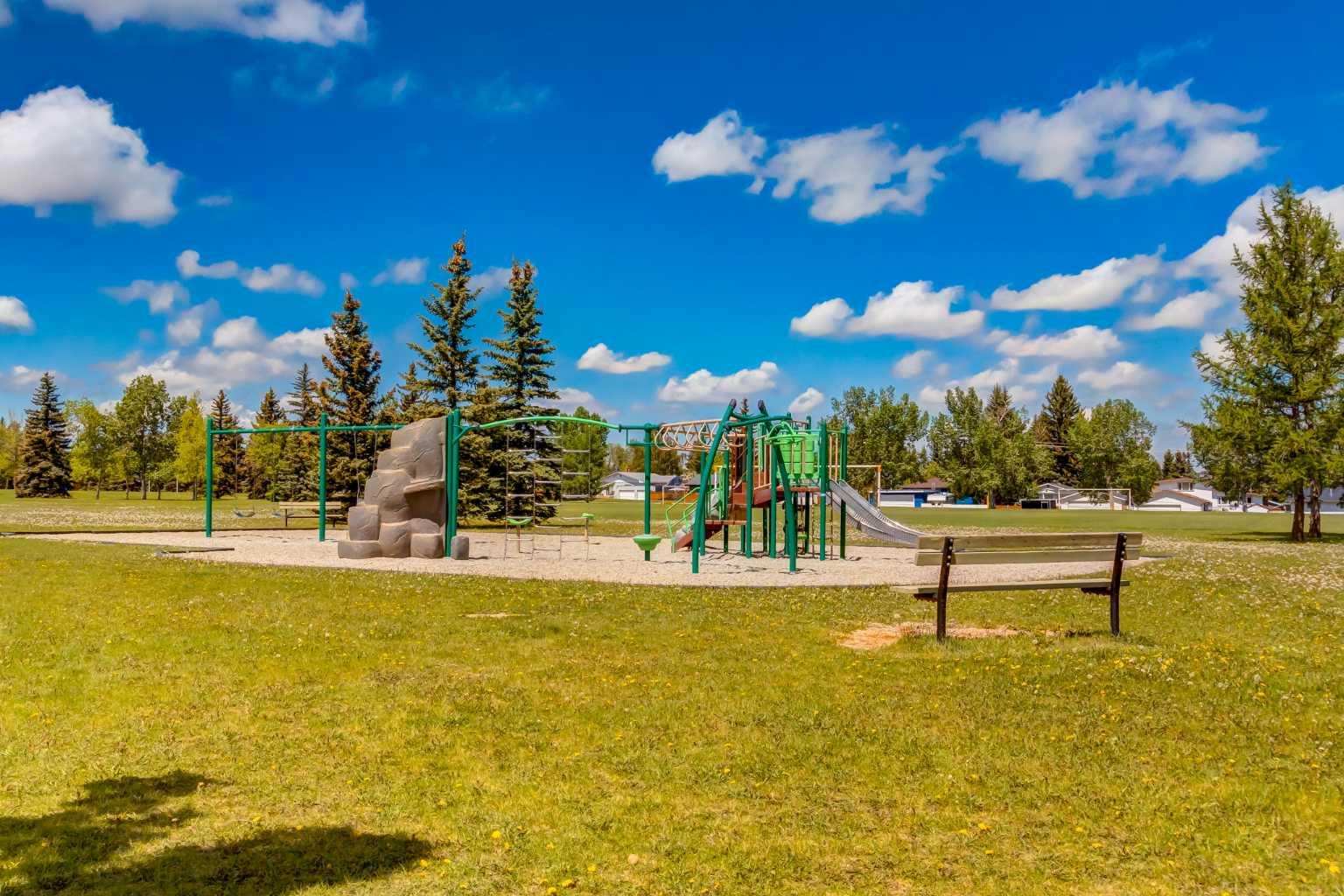 216 Cannington Place SW