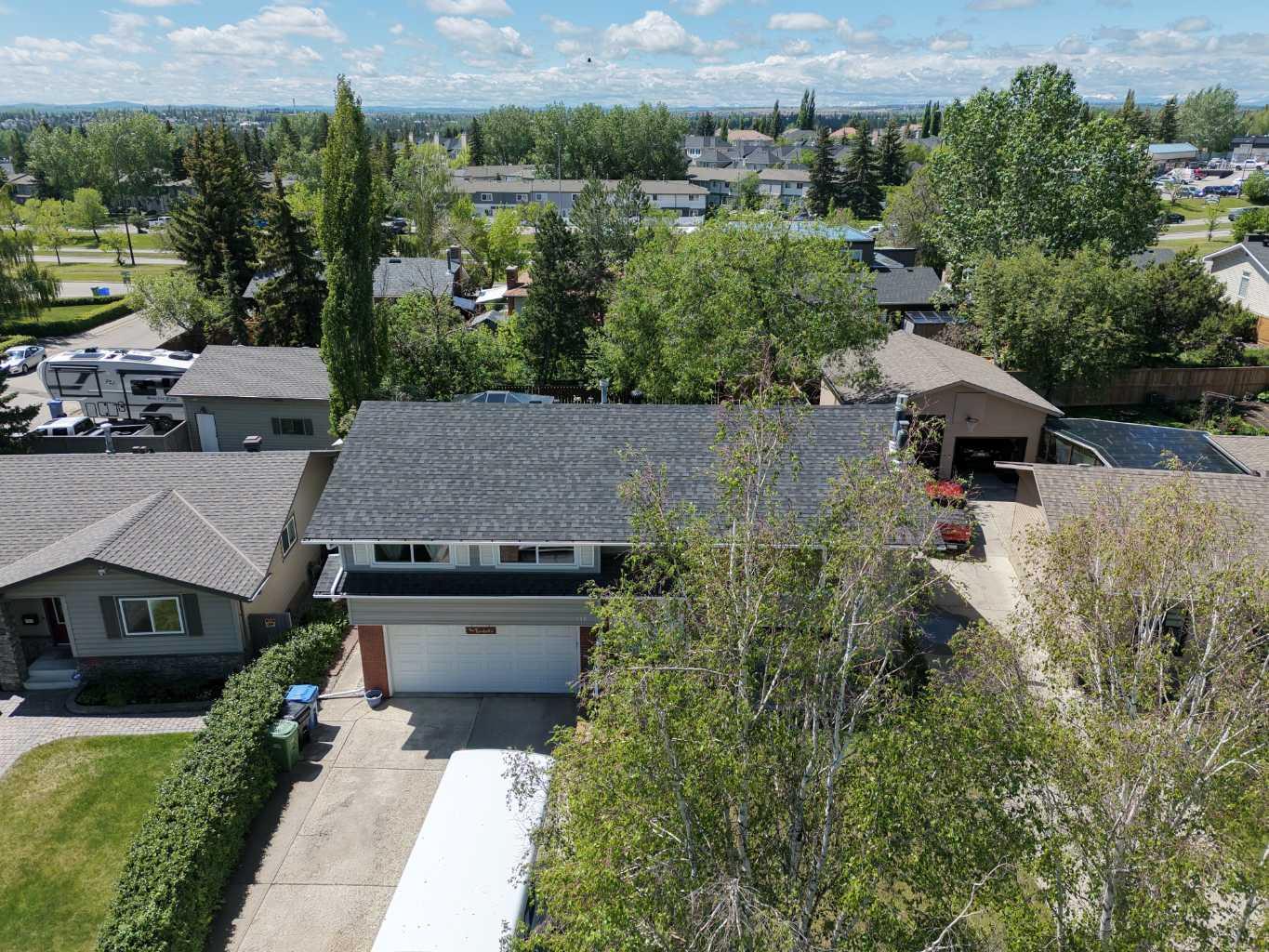216 Cannington Place SW
