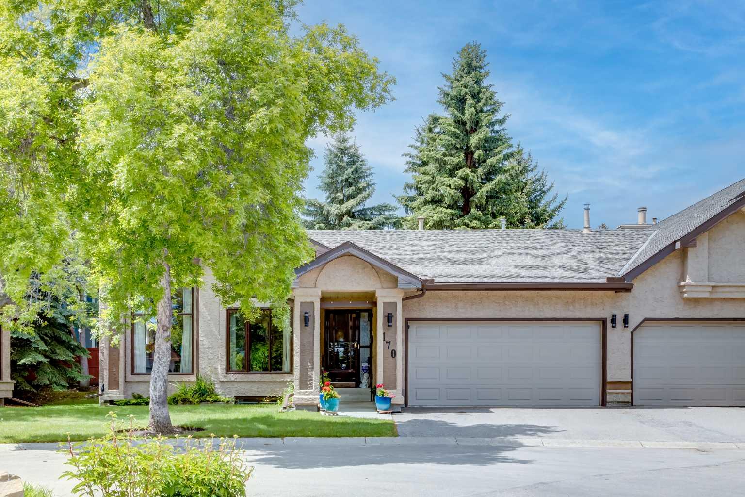 170 Oakbriar Close SW