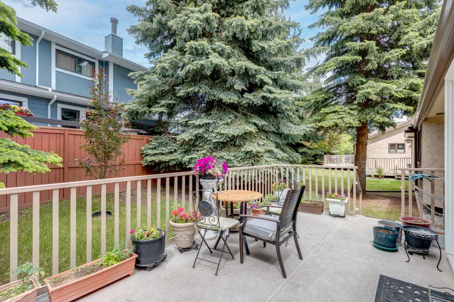 170 Oakbriar Close SW
