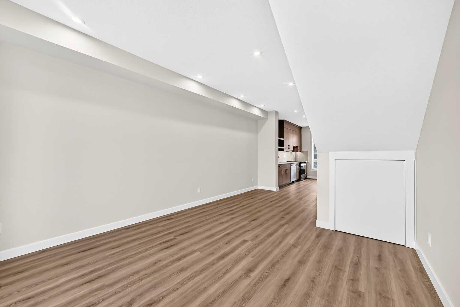 605, 199 Sage Hill Heights NW